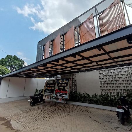 Urbanview Hotel Subali 푸르워케르토 외부 사진