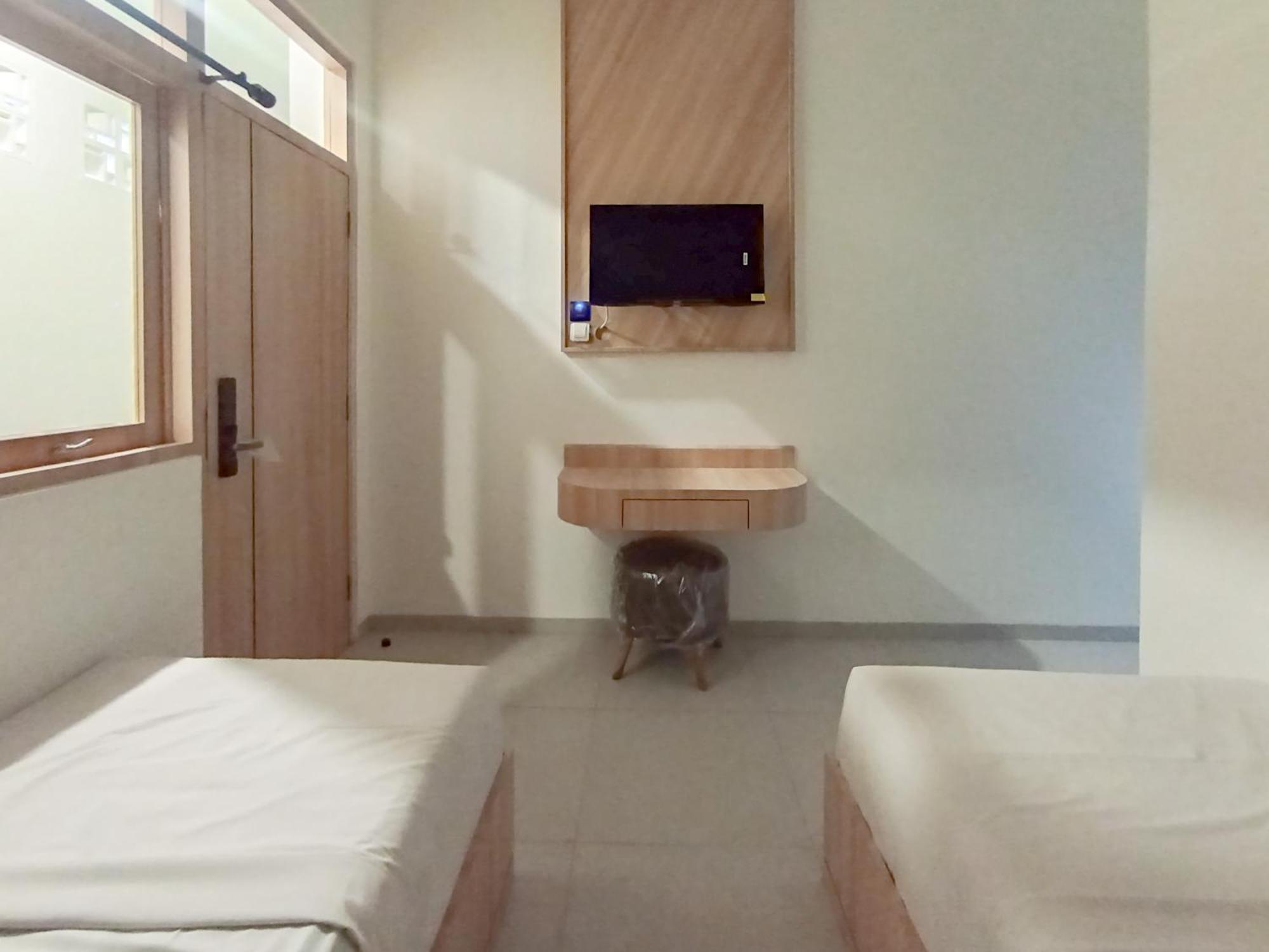 Urbanview Hotel Subali 푸르워케르토 외부 사진