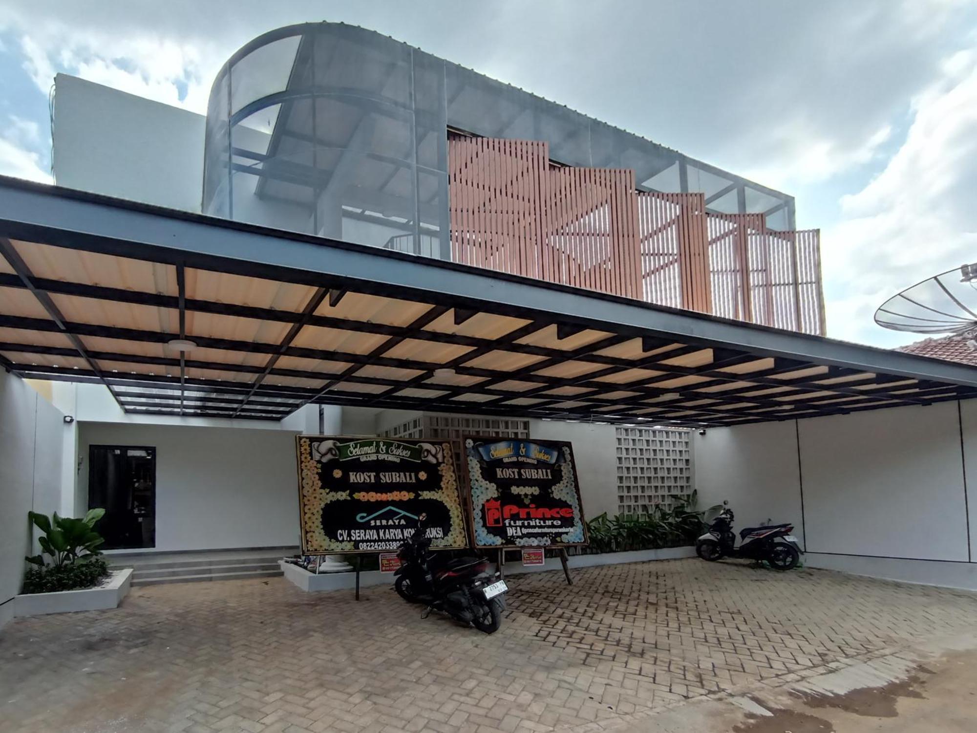 Urbanview Hotel Subali 푸르워케르토 외부 사진